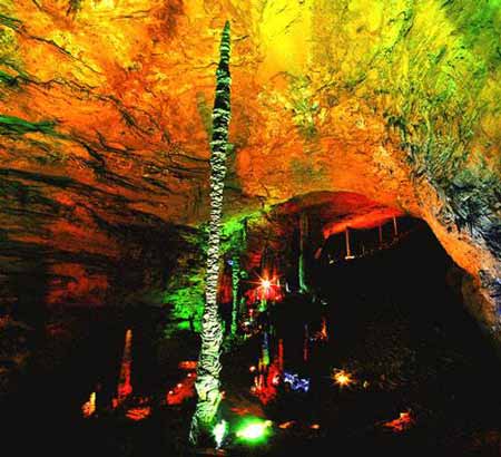 長(zhǎng)沙出發(fā)到溶洞奇觀黃龍洞、天門山、玻璃棧道、鳳凰古城九景往返三日游